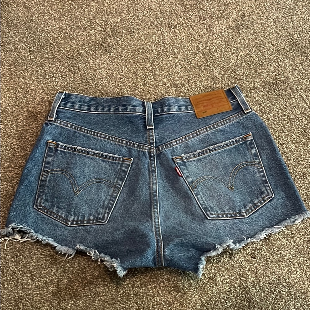 Levis -Distressed Women's Shorts - Picture 2 of 5